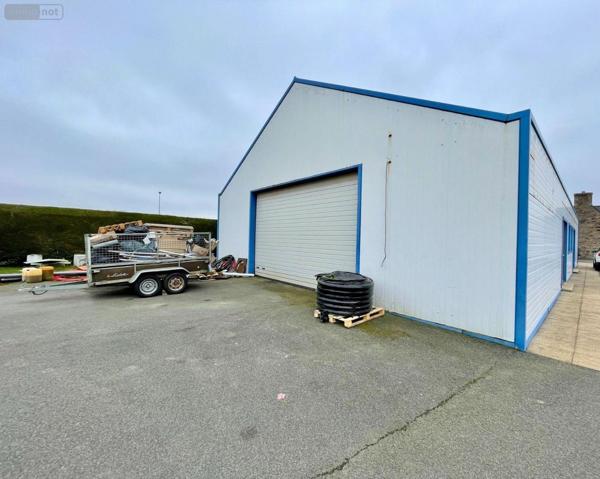 Entrepôt et bureaux à vendre à Ploumilliau dans les Côtes-d'Armor (22300), ref : A2-1070701