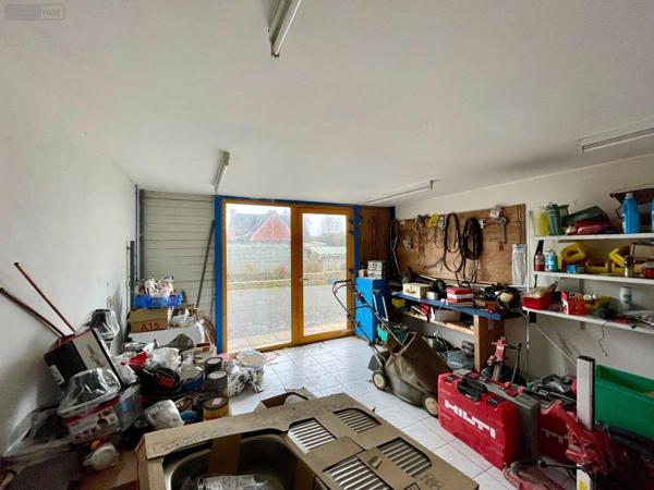 Entrepôt et bureaux à vendre à Ploumilliau dans les Côtes-d'Armor (22300), ref : A2-1070701