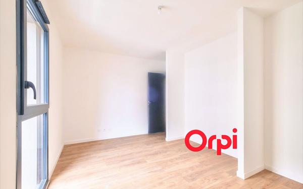 Maison à vendre    6 pièces • 142,99 m2 Bron