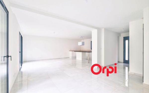 Maison à vendre    6 pièces • 142,99 m2 Bron