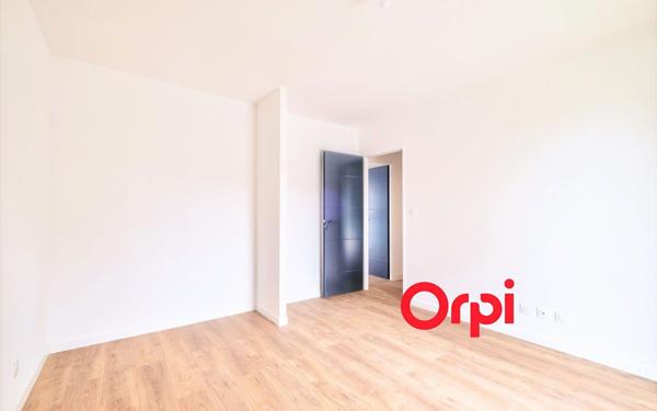 Maison à vendre    6 pièces • 142,99 m2 Bron