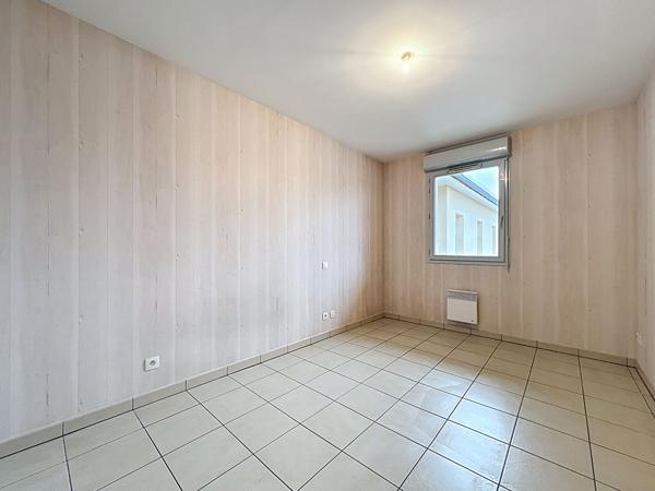 Exclusivité Nestenn Immobilier - Centre-ville de Castanet-Tolosan - Appartement T4 de 87m² en dernier étage avec grande terrasse, ascenseur et parking en sous-sol