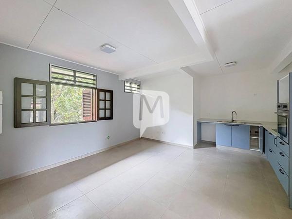 DPT GUYANE, à louer RÉMIRE-MONTJOLY Appartement T3 de 57,65 au 1er étage