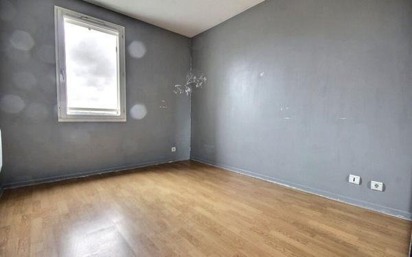 Appartement à vendre    4 pièces • 65,71 m2 Élancourt