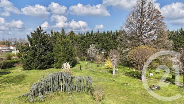 Maison à vendre  8 pièces - 164,90 m2 NEUVY - 03