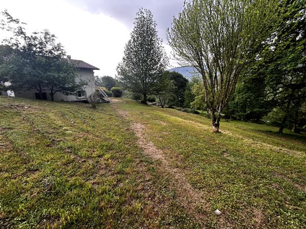 A VENDRE CHALET AVEC VUE SUR LA VALLEE