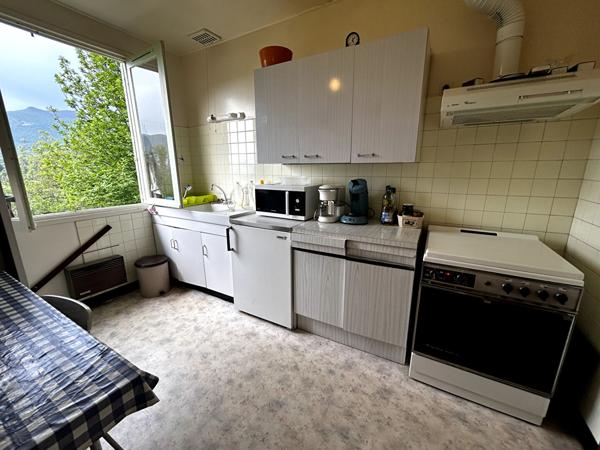 A VENDRE CHALET AVEC VUE SUR LA VALLEE