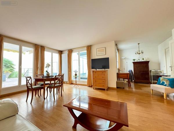 Appartement à vendre à Courbevoie dans les Hauts-de-Seine (92400), ref : Courbevoie - Hôtel de Ville   
Coeur de Ville