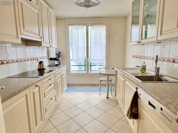 Appartement à vendre à Courbevoie dans les Hauts-de-Seine (92400), ref : Courbevoie - Hôtel de Ville   
Coeur de Ville