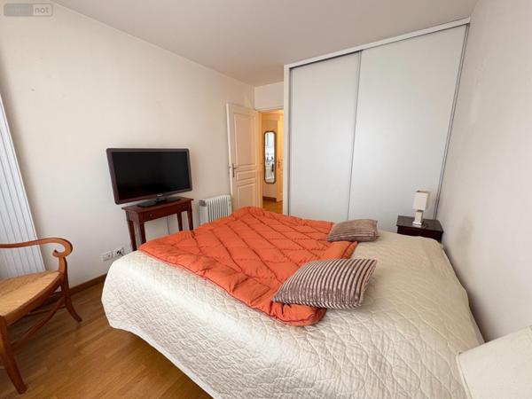 Appartement à vendre à Courbevoie dans les Hauts-de-Seine (92400), ref : Courbevoie - Hôtel de Ville   
Coeur de Ville
