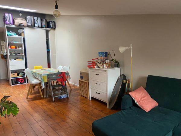 LA ROCHELLE RUE DES MERCIERS QUARTIER MARCHE COUVERT ADORABLE APPARTEMENT T3 DANS RESIDENCE RENOVEE