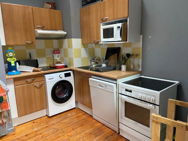 LA ROCHELLE RUE DES MERCIERS QUARTIER MARCHE COUVERT ADORABLE APPARTEMENT T3 DANS RESIDENCE RENOVEE