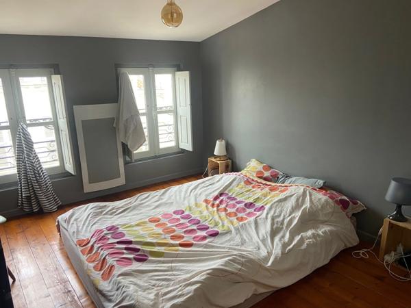 LA ROCHELLE RUE DES MERCIERS QUARTIER MARCHE COUVERT ADORABLE APPARTEMENT T3 DANS RESIDENCE RENOVEE