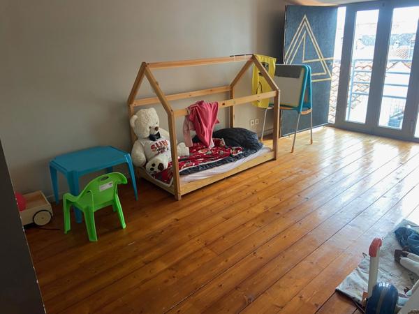 LA ROCHELLE RUE DES MERCIERS QUARTIER MARCHE COUVERT ADORABLE APPARTEMENT T3 DANS RESIDENCE RENOVEE