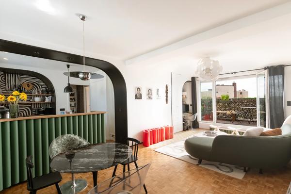 Appartement Paris 18 e - GRANDES CARRIÈRES / VAUVENARGUES