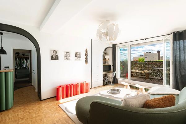 Appartement Paris 18 e - GRANDES CARRIÈRES / VAUVENARGUES