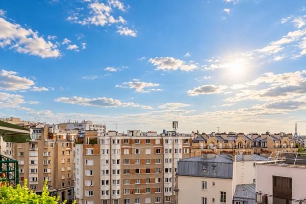 Appartement Paris 18 e - GRANDES CARRIÈRES / VAUVENARGUES