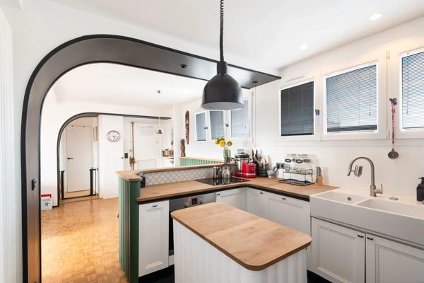 Appartement Paris 18 e - GRANDES CARRIÈRES / VAUVENARGUES