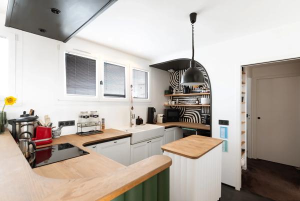 Appartement Paris 18 e - GRANDES CARRIÈRES / VAUVENARGUES