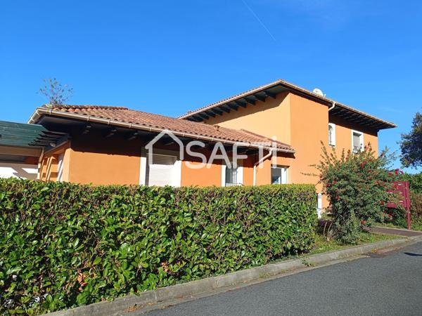CIBOURE superbe appartement de type T2 avec terrasse, parking couvert, piscine et terrain de tennis , plage à pieds