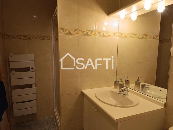 CIBOURE superbe appartement de type T2 avec terrasse, parking couvert, piscine et terrain de tennis , plage à pieds