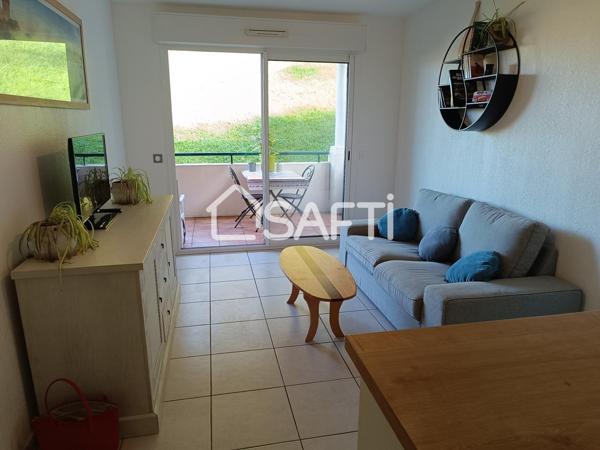 CIBOURE superbe appartement de type T2 avec terrasse, parking couvert, piscine et terrain de tennis , plage à pieds