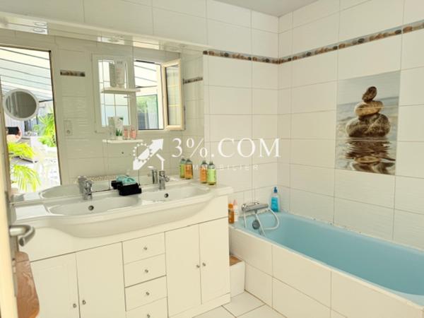 Maison 5 pièce(s) 3 chambre(s) 118 m²