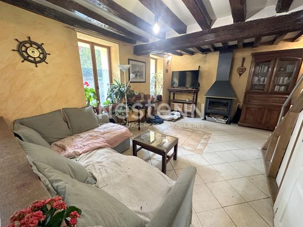 A vendre - Chaumont En Vexin CENTRE - Maison de ville avec jardin privatif / 3 chambres / 90 m² habitables