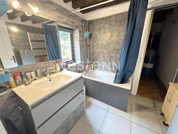 A vendre - Chaumont En Vexin CENTRE - Maison de ville avec jardin privatif / 3 chambres / 90 m² habitables
