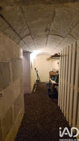 Maison à vendre 9 pièces 259 m² Saumur