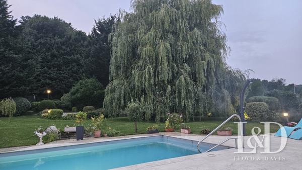 Pavillon vivable de plain pied avec piscine