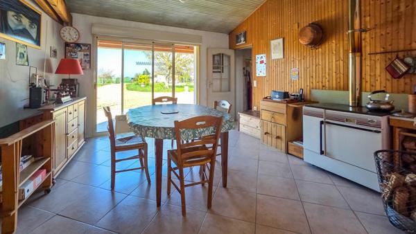 Jolie maison ancienne avec dépendances !