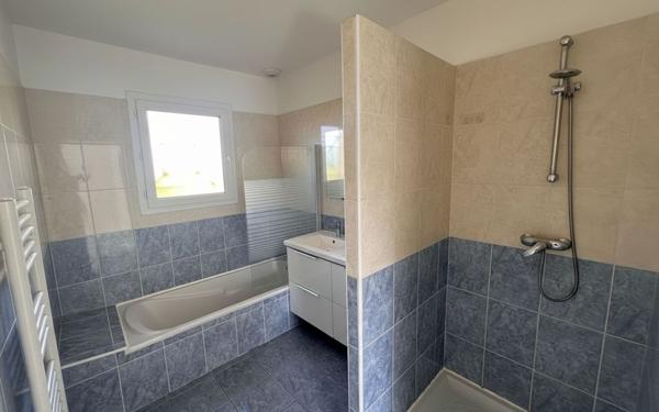 Maison à vendre    5 pièces •  Narrosse