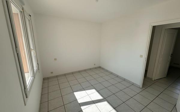 Maison à vendre    5 pièces •  Narrosse