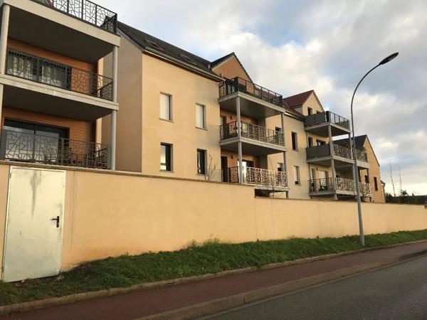 Location                                                      Appartement
                        
                     3 pièces                      72 m2                     à Le Coudray