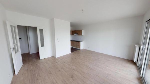Location                                                      Appartement
                        
                     3 pièces                      72 m2                     à Le Coudray