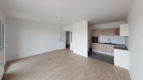 Location                                                      Appartement
                        
                     3 pièces                      72 m2                     à Le Coudray