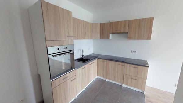 Location                                                      Appartement
                        
                     3 pièces                      72 m2                     à Le Coudray