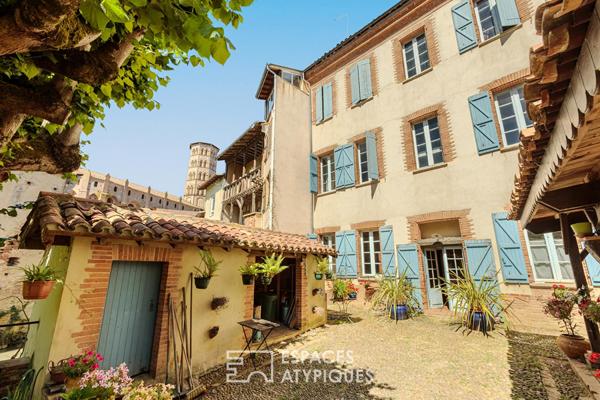 Maison bourgeoise fin XVIIIe entre ville et campagne dans un centre historique