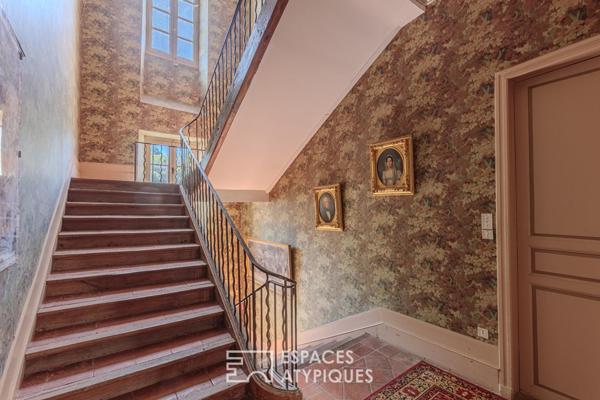 Maison bourgeoise fin XVIIIe entre ville et campagne dans un centre historique