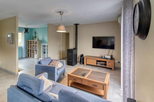 Maison L Isle Jourdain 5 pièce(s) 145m2