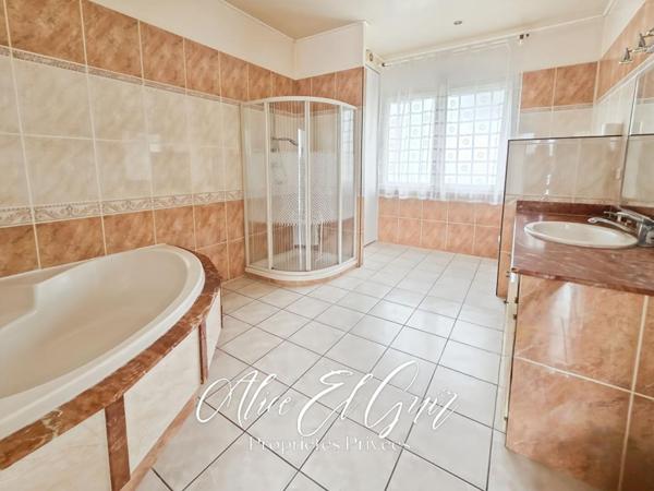 Maison Carcassonne 6 pièce(s) 213 m2 sur 2000 m²