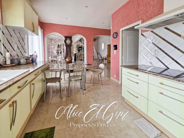 Maison Carcassonne 6 pièce(s) 213 m2 sur 2000 m²