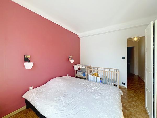 BREST : CHARMANT APPARTMEMENT T4 DE 79 M² AVEC GARAGE