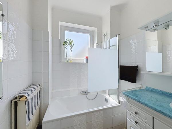 BREST : CHARMANT APPARTMEMENT T4 DE 79 M² AVEC GARAGE