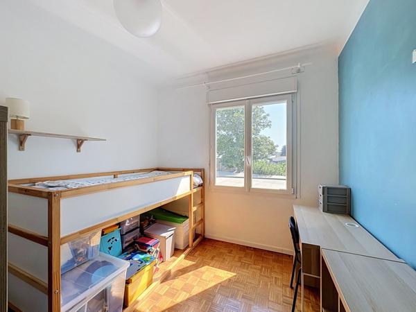 BREST : CHARMANT APPARTMEMENT T4 DE 79 M² AVEC GARAGE