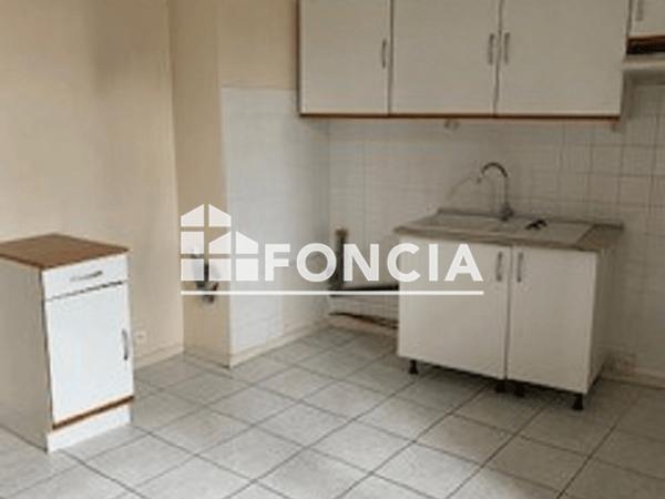 Location Appartement 3 pièces 87.6 m² - La Rochefoucauld 16110