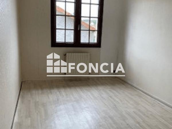 Location Appartement 3 pièces 87.6 m² - La Rochefoucauld 16110