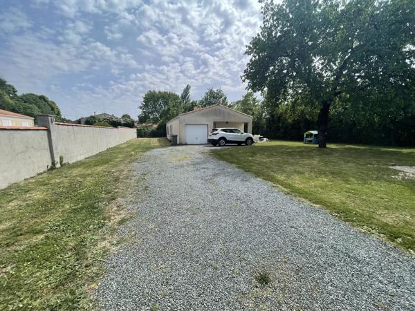 Location                                                      Maison
                        
                     4 pièces                      87 m2                     à Vallans