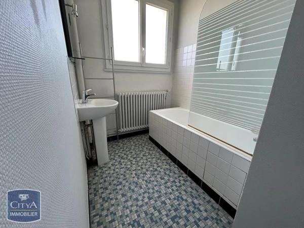 Appartement à louer 4 pièces 71m² Bourges (18000)